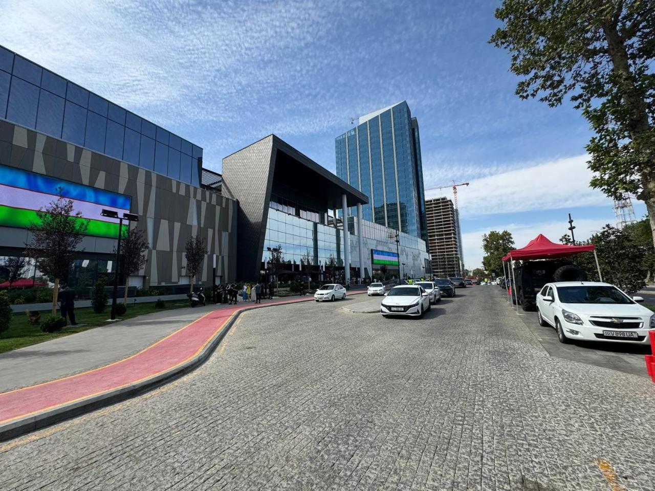 Abay Street- Tashkent City Center Buitenkant foto