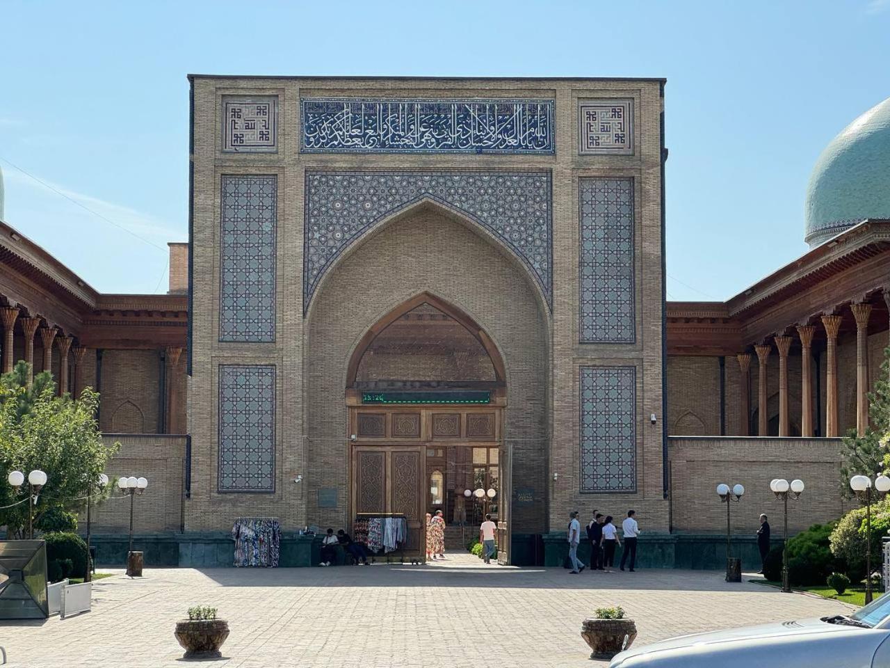 Abay Street- Tashkent City Center Buitenkant foto