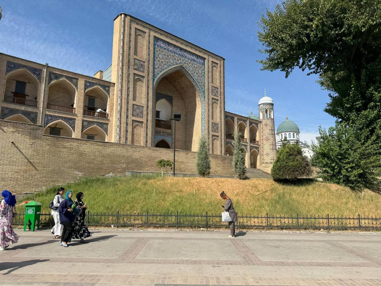 Abay Street- Tashkent City Center Buitenkant foto