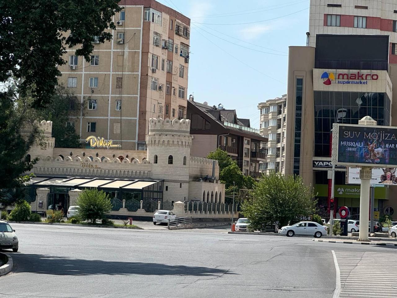 Abay Street- Tashkent City Center Buitenkant foto