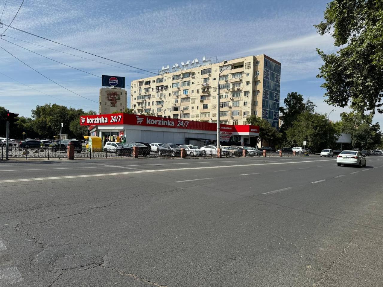 Abay Street- Tashkent City Center Buitenkant foto