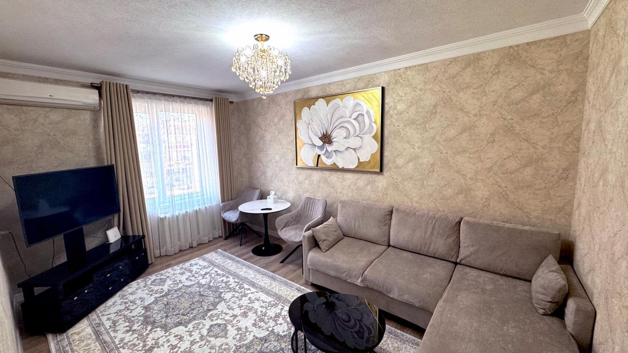 Abay Street- Tashkent City Center Buitenkant foto